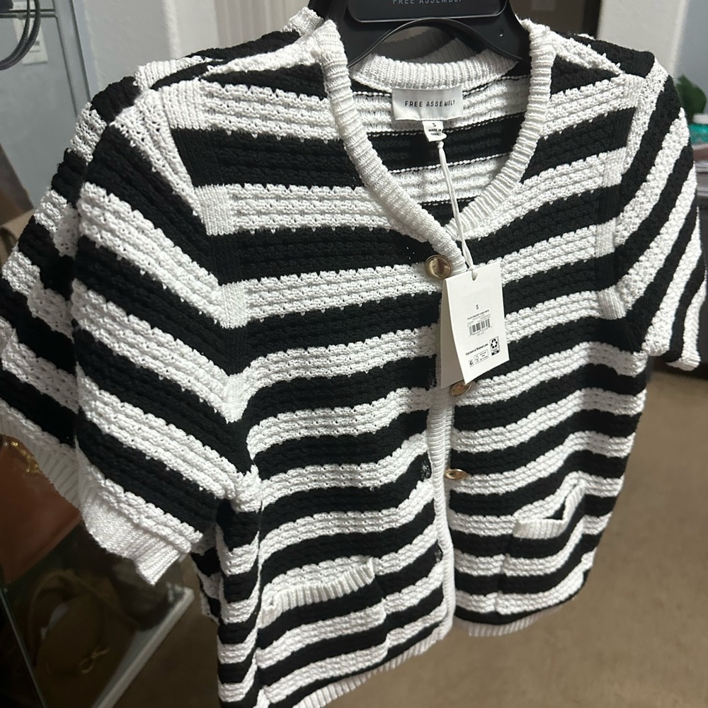 Chic Striped Knitted - Black and White stripe with Buttons